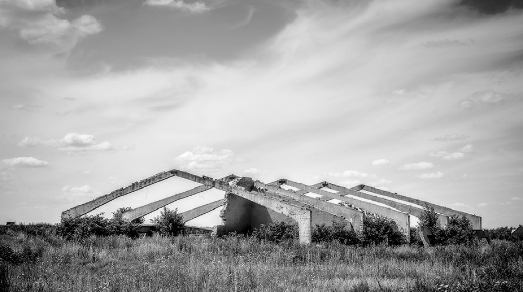 Заброшенное зернохранилище