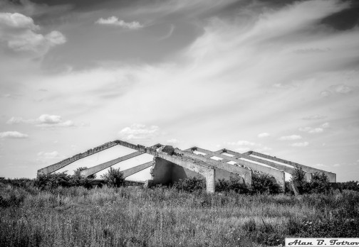 Заброшенное зернохранилище